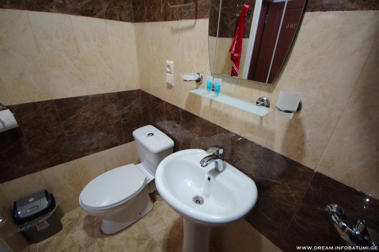 Dream Hotel Batumi Esterno foto