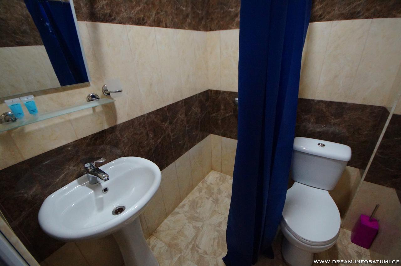 Dream Hotel Batumi Esterno foto